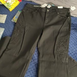 New Women jeans, Westport, size 16w signature fit, bootcut, black